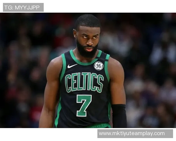 麦坎茨称赞杰伦布朗为后卫攻防一体最佳球员不谈文班与字母